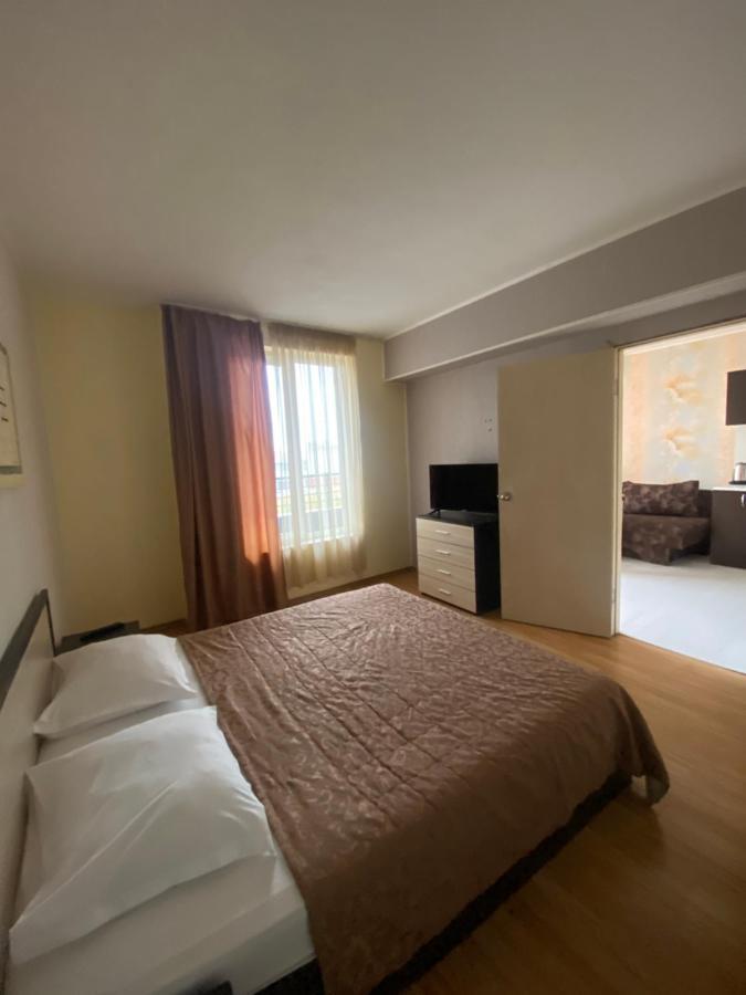 Danita Apartments & Diva Restaurant Bbq&Pool Bar Варна Екстериор снимка