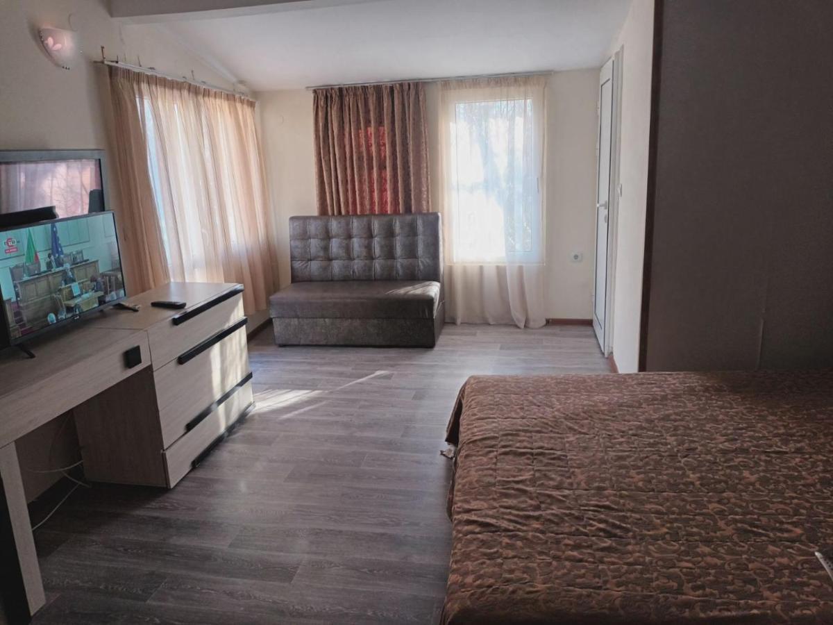 Danita Apartments & Diva Restaurant Bbq&Pool Bar Варна Екстериор снимка